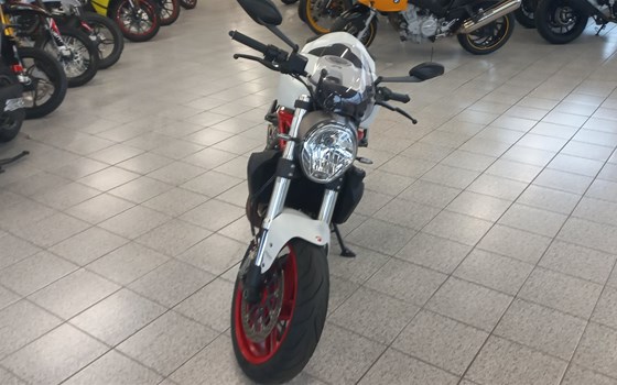 Gebrauchtmotorrad Ducati Monster 821 - Bild 2 Gebrauchtmotorrad Ducati Monster 821 - Bild 2
