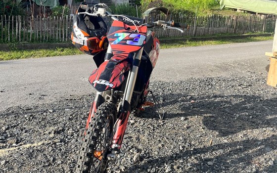 Gebrauchtmotorrad KTM 125 SX - Bild 1 Gebrauchtmotorrad KTM 125 SX - Bild 1