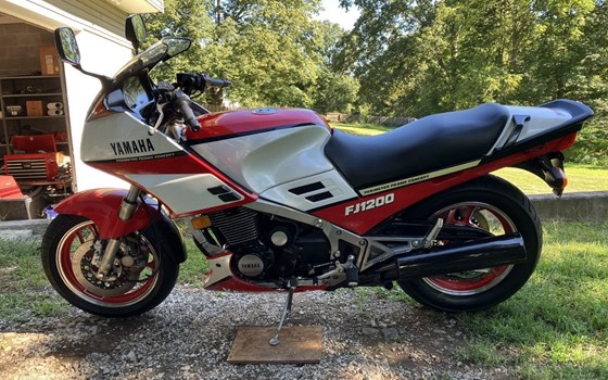 Gebrauchtmotorrad Yamaha FJ 1200 - Bild 1