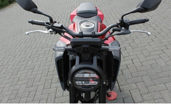 Gebrauchtmotorrad Honda CB125R - Bild 12