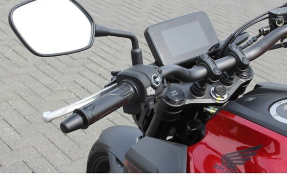 Gebrauchtmotorrad Honda CB125R - Bild 13