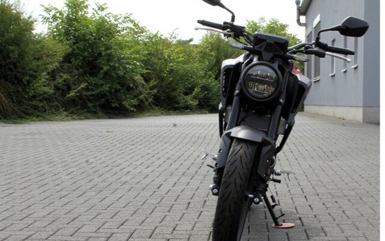 Gebrauchtmotorrad Honda CB125R - Bild 3