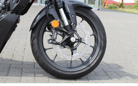 Gebrauchtmotorrad Honda CB125R - Bild 6