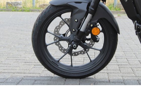 Gebrauchtmotorrad Honda CB125R - Bild 9