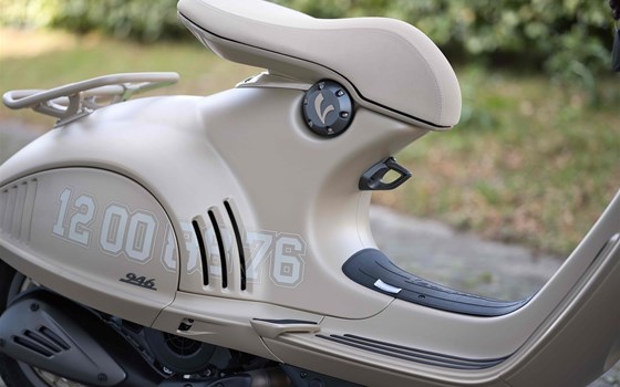 Neufahrzeug Vespa 946 Dragon - Bild 13
