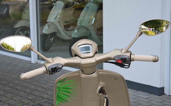 Neufahrzeug Vespa 946 Dragon - Bild 17