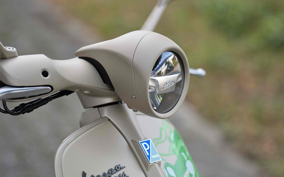 Neufahrzeug Vespa 946 Dragon - Bild 7