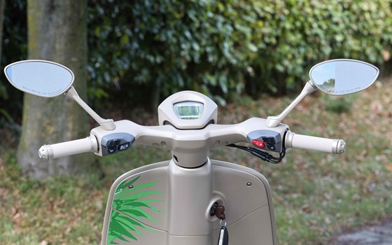 Neufahrzeug Vespa 946 Dragon - Bild 9