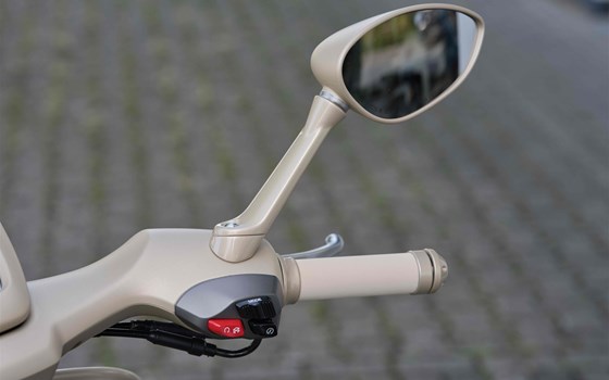 Neufahrzeug Vespa 946 Dragon - Bild 10