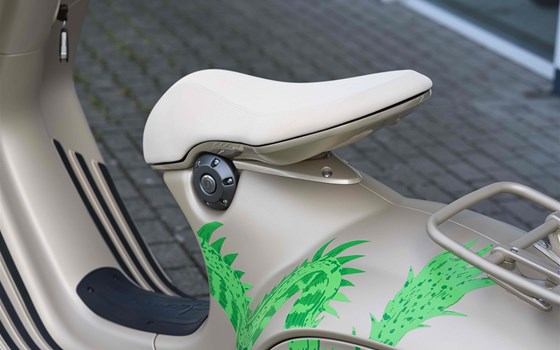 Neufahrzeug Vespa 946 Dragon - Bild 12