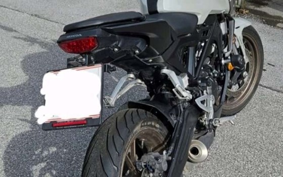 Gebrauchtmotorrad Honda CB125R - Bild 5 Gebrauchtmotorrad Honda CB125R - Bild 5