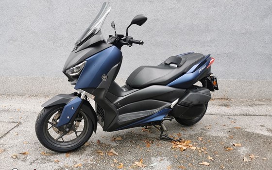 Gebrauchtmotorrad Yamaha XMAX 300 - Bild 1 Gebrauchtmotorrad Yamaha XMAX 300 - Bild 1