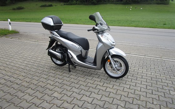 Gebrauchtmotorrad Honda SH300i - Bild 1