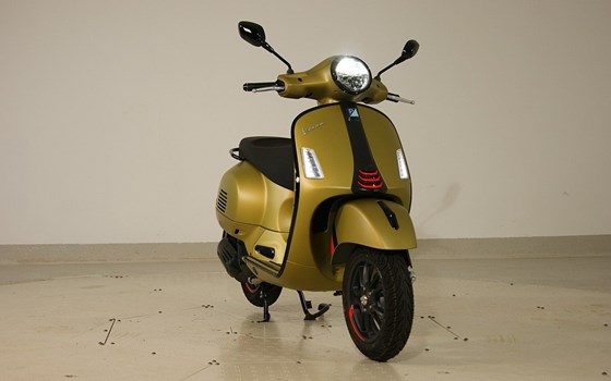Neufahrzeug Vespa GTS 125 - Bild 15 Neufahrzeug Vespa GTS 125 - Bild 15