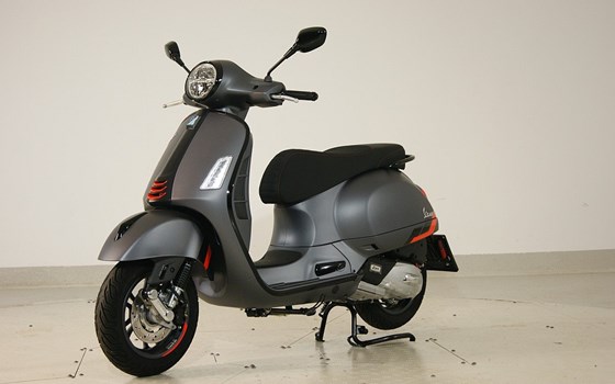 Neufahrzeug Vespa GTS 125 - Bild 4 Neufahrzeug Vespa GTS 125 - Bild 4