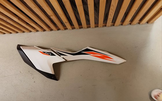 Gebrauchtmotorrad KTM 690 SMC R - Bild 11 Gebrauchtmotorrad KTM 690 SMC R - Bild 11