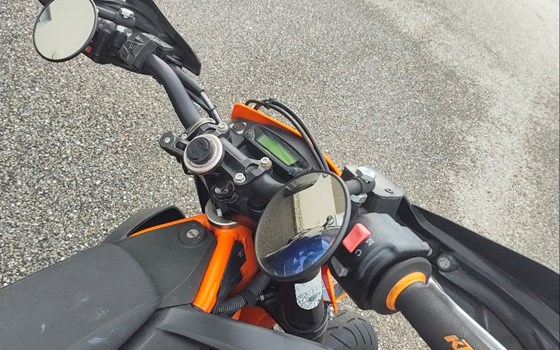 Gebrauchtmotorrad KTM 690 SMC R - Bild 3 Gebrauchtmotorrad KTM 690 SMC R - Bild 3
