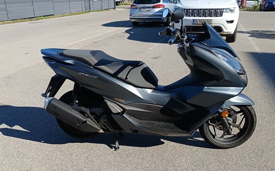 Gebrauchtmotorrad Honda PCX125 - Bild 5 Gebrauchtmotorrad Honda PCX125 - Bild 5