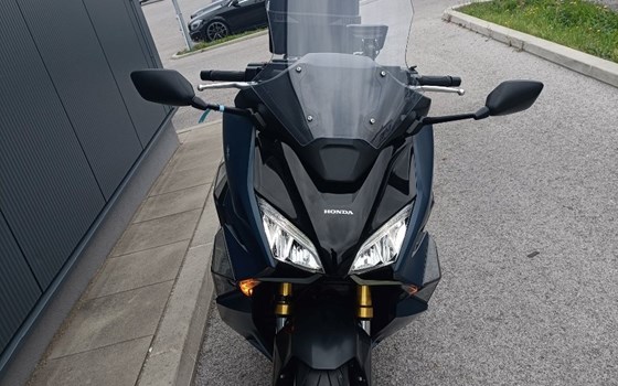 Gebrauchtmotorrad Honda Forza 750 - Bild 4 Gebrauchtmotorrad Honda Forza 750 - Bild 4
