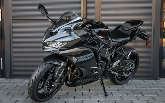 Neufahrzeug Kawasaki Ninja ZX-4RR - Bild 3