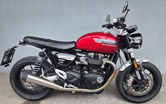 Gebrauchtmotorrad Triumph Speed Twin 1200 - Bild 1 Gebrauchtmotorrad Triumph Speed Twin 1200 - Bild 1