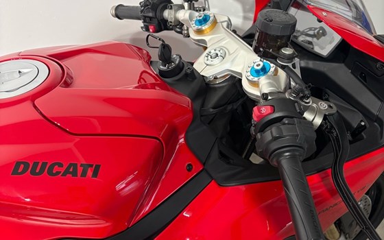 Gebrauchtmotorrad Ducati Panigale V2 S - Bild 4 Gebrauchtmotorrad Ducati Panigale V2 S - Bild 4