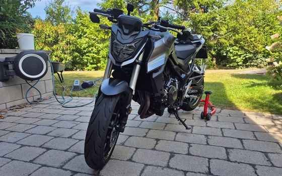 Gebrauchtmotorrad Honda CB750 Hornet - Bild 5 Gebrauchtmotorrad Honda CB750 Hornet - Bild 5