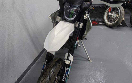 Gebrauchtmotorrad KTM 530 EXC-R - Bild 8 Gebrauchtmotorrad KTM 530 EXC-R - Bild 8