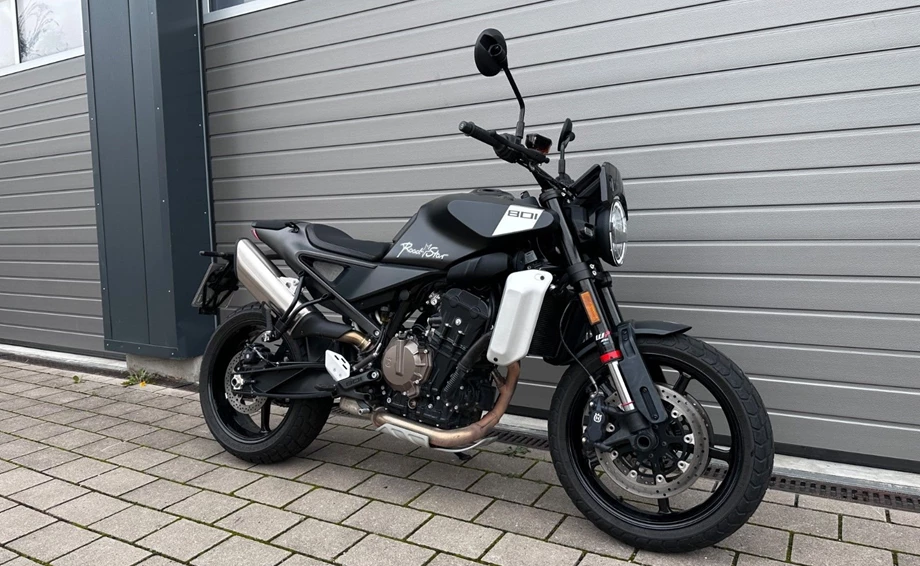 Angebot Husqvarna Svartpilen 801 Bild 3: Angebot Husqvarna Svartpilen 801