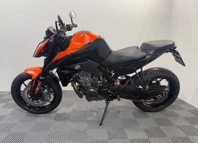 GEBRAUCHTFAHRZEUG KTM 890 Duke