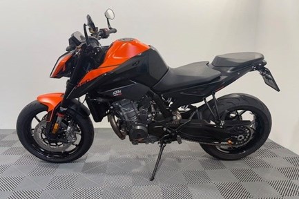 KTM 890 Duke