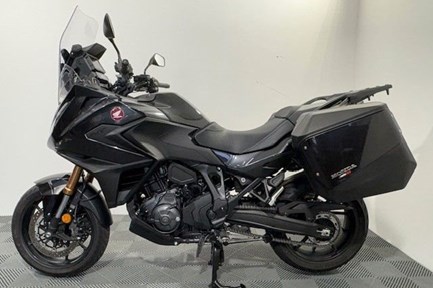 Honda NT1100 DCT Electronic Suspension