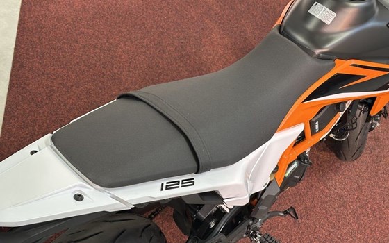 Neufahrzeug KTM 125 SMC R - Bild 11