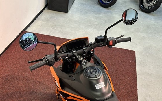 Neufahrzeug KTM 125 SMC R - Bild 13