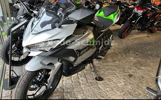 Gebrauchtmotorrad Kawasaki Ninja e-1 - Bild 1