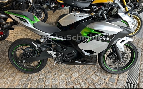 Gebrauchtmotorrad Kawasaki Ninja e-1 - Bild 3