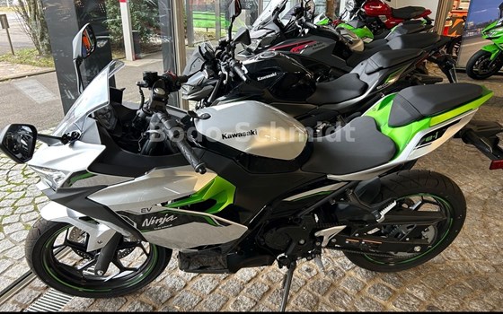 Gebrauchtmotorrad Kawasaki Ninja e-1 - Bild 4