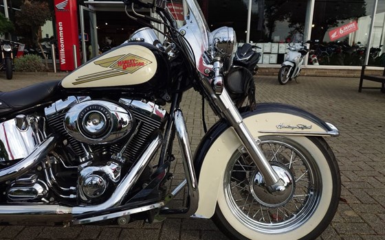Gebrauchtmotorrad Harley-Davidson Softail Heritage Classic Anniversary - Bild 3