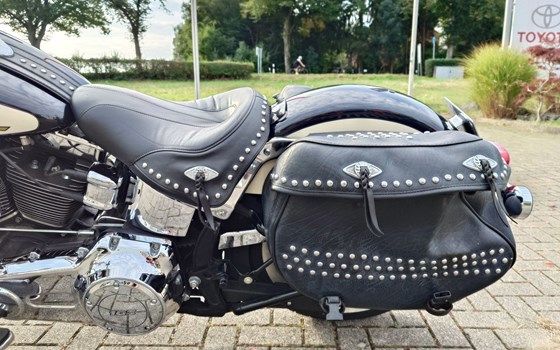 Gebrauchtmotorrad Harley-Davidson Softail Heritage Classic Anniversary - Bild 8