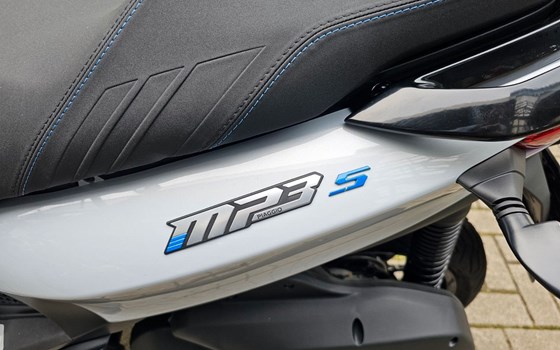 Neufahrzeug Piaggio MP3 310 - Bild 16