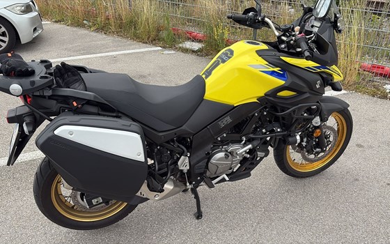 Gebrauchtmotorrad Suzuki V-Strom 650 XT - Bild 1 Gebrauchtmotorrad Suzuki V-Strom 650 XT - Bild 1
