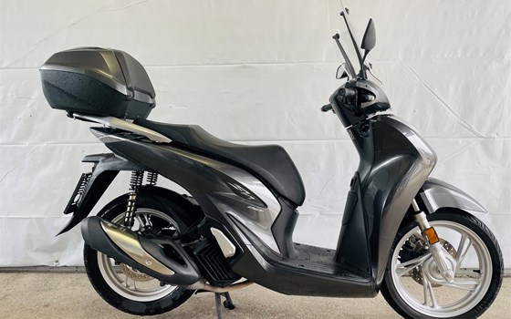 Gebrauchtmotorrad Honda SH150i - Bild 2