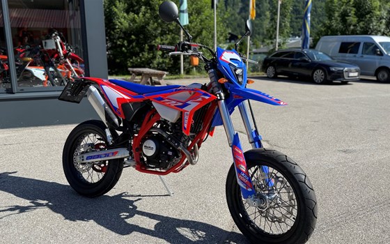 Neufahrzeug Beta RR Motard 125 R - Bild 4 Neufahrzeug Beta RR Motard 125 R - Bild 4