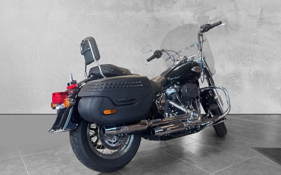 Gebrauchtmotorrad Harley-Davidson Softail Heritage Classic 114 FLHCS - Bild 3