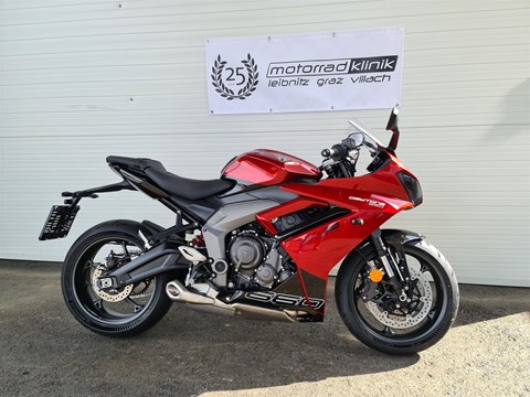 Triumph Daytona 660