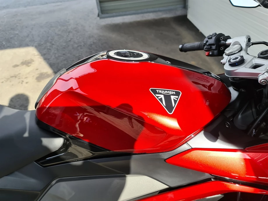 Angebot Triumph Daytona 660 Bild 8: Angebot Triumph Daytona 660
