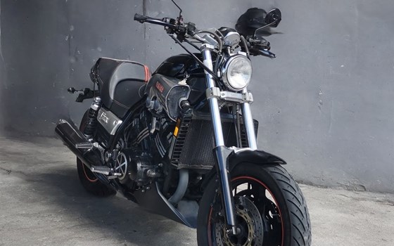 Gebrauchtmotorrad Yamaha V-MAX - Bild 1 Gebrauchtmotorrad Yamaha V-MAX - Bild 1