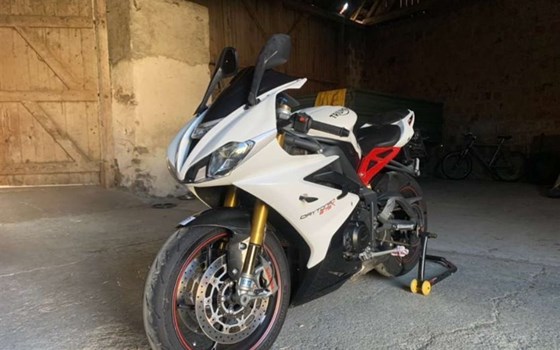 Gebrauchtmotorrad Triumph Daytona 675 R - Bild 1
