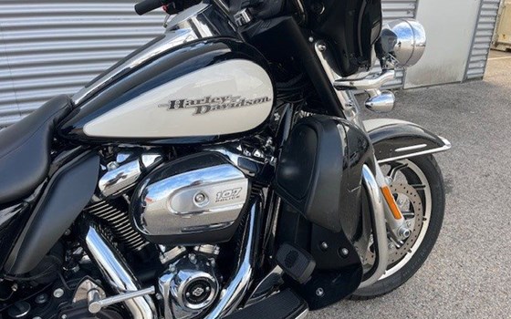 Gebrauchtmotorrad Harley-Davidson Electra Glide Police Edition - Bild 3 Gebrauchtmotorrad Harley-Davidson Electra Glide Police Edition - Bild 3