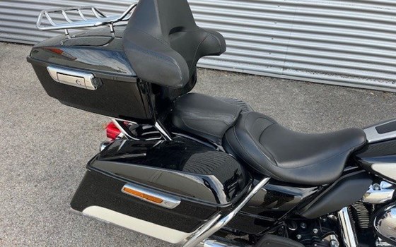 Gebrauchtmotorrad Harley-Davidson Electra Glide Police Edition - Bild 7 Gebrauchtmotorrad Harley-Davidson Electra Glide Police Edition - Bild 7